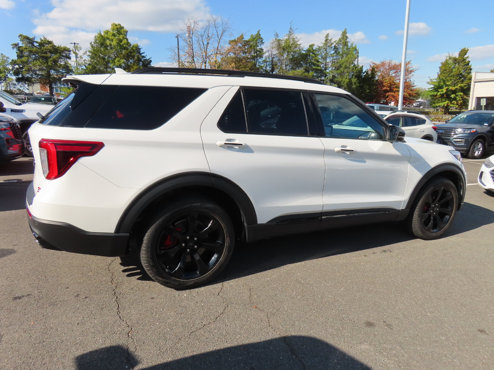 Used 2023 Ford Explorer ST w/ Equipment Group 401A AWD/4WD image 4