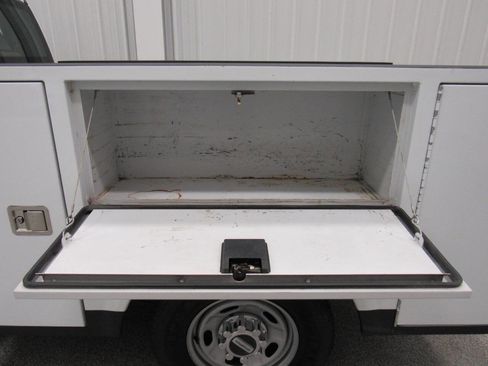 Used 2017 Ford F250 XL w/ Power Equipment Group image 20