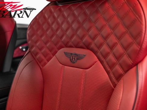 Used 2022 Bentley Bentayga image 25