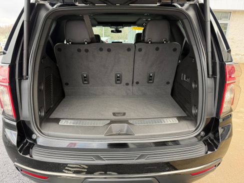 Used 2022 Chevrolet Tahoe Z71 w/ Luxury Package image 9