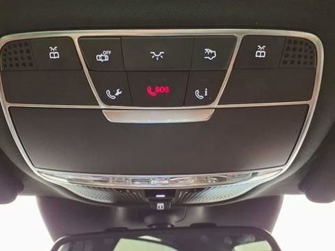 Used 2017 Mercedes-Benz S 550 Sedan image 21