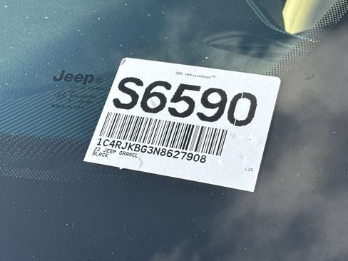 Used 2022 Jeep Grand Cherokee L Limited w/ Luxury Tech Group II image 29