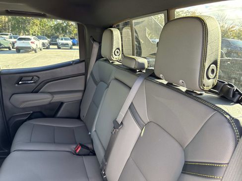 Used 2025 Chevrolet Colorado ZR2 w/ Midnight Edition image 11