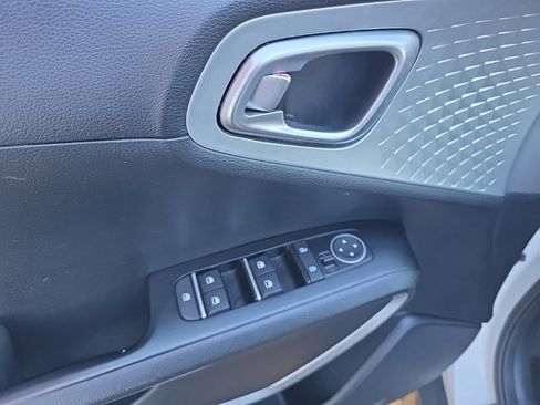 Used 2024 Kia Soul LX w/ Option Group 015 image 13