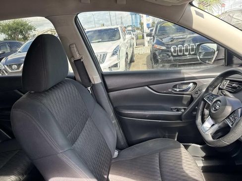 Used 2020 Nissan Rogue S w/ Special Edition Package FWD image 12
