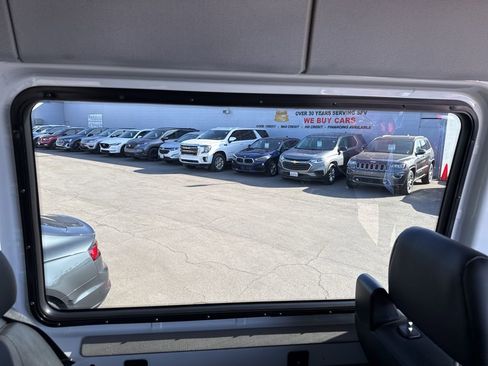 Used 2018 Mercedes-Benz Sprinter 2500 image 19