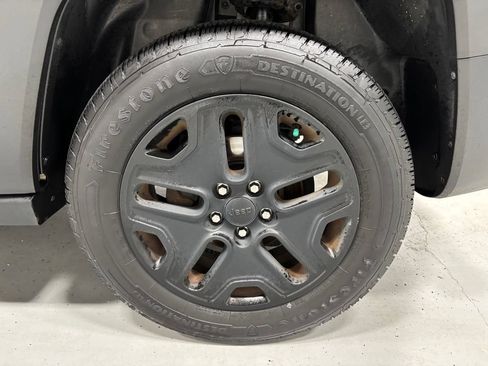 Used 2017 Jeep Renegade Trailhawk AWD/4WD image 59