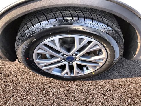 Used 2021 Ford Escape SEL w/ Technology Package image 10