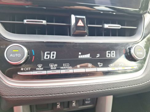 Used 2023 Toyota Corolla Cross XLE FWD image 26