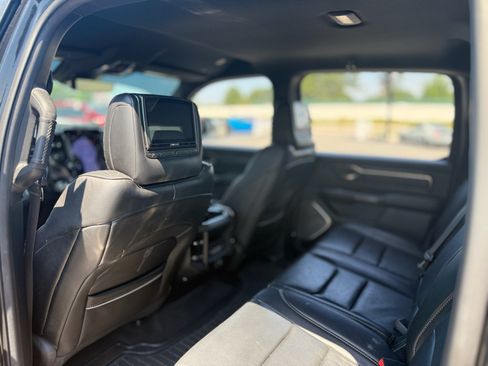 Used 2020 RAM 1500 Limited w/ Black Appearance Package AWD/4WD image 32
