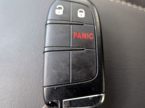 Used 2023 Jeep Renegade Latitude AWD/4WD image 29