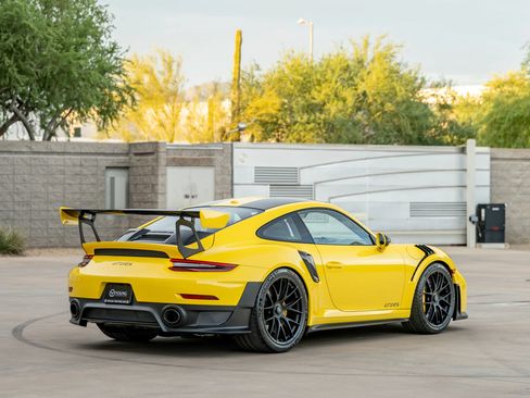 Used 2018 Porsche 911 GT2 RS RWD image 8