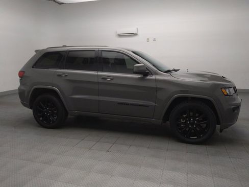 Used 2021 Jeep Grand Cherokee Laredo X RWD image 11