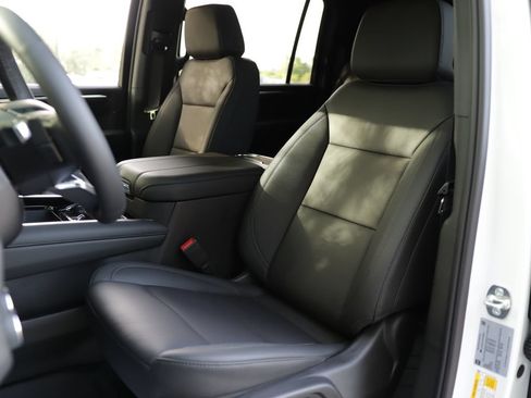 New 2026 Chevrolet Suburban LT w/ Comfort Package AWD/4WD image 24