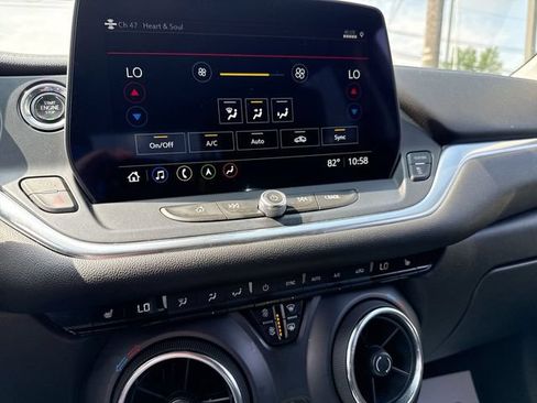 Used 2024 Chevrolet Blazer LT w/ Sound & Technology Package FWD image 19