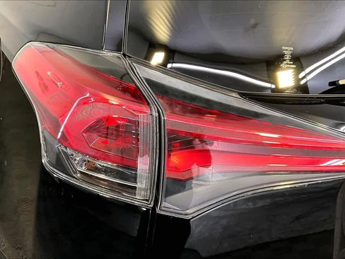 Used 2017 Toyota RAV4 XLE image 27