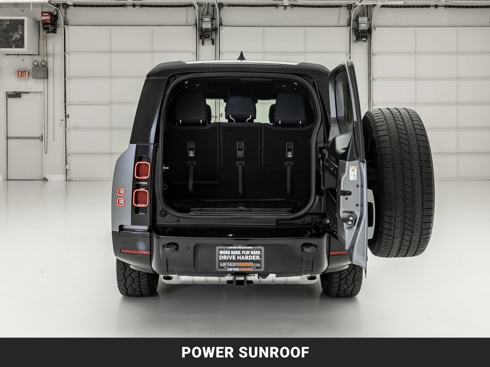 Used 2023 Land Rover Defender 130 X-Dynamic SE AWD/4WD image 8