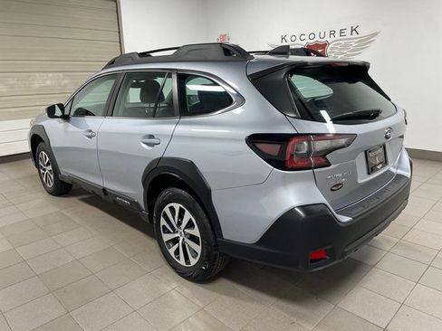 Used 2024 Subaru Outback AWD/4WD image 4