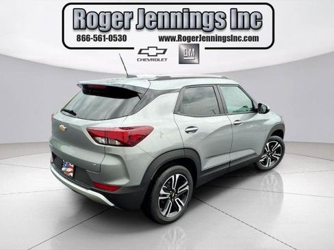 Used 2024 Chevrolet TrailBlazer LT w/ Convenience Package AWD/4WD image 4
