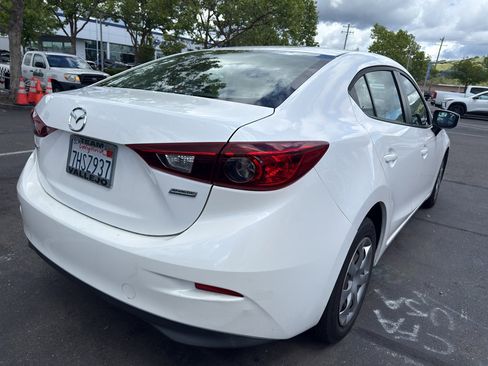 Used 2015 MAZDA MAZDA3 i Sport image 4