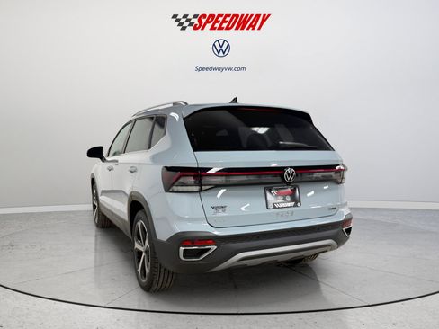 New 2026 Volkswagen Taos SEL image 5