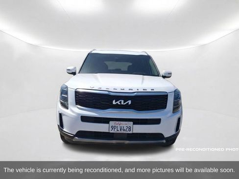 Used 2022 Kia Telluride EX w/ EX Premium Package FWD image 2