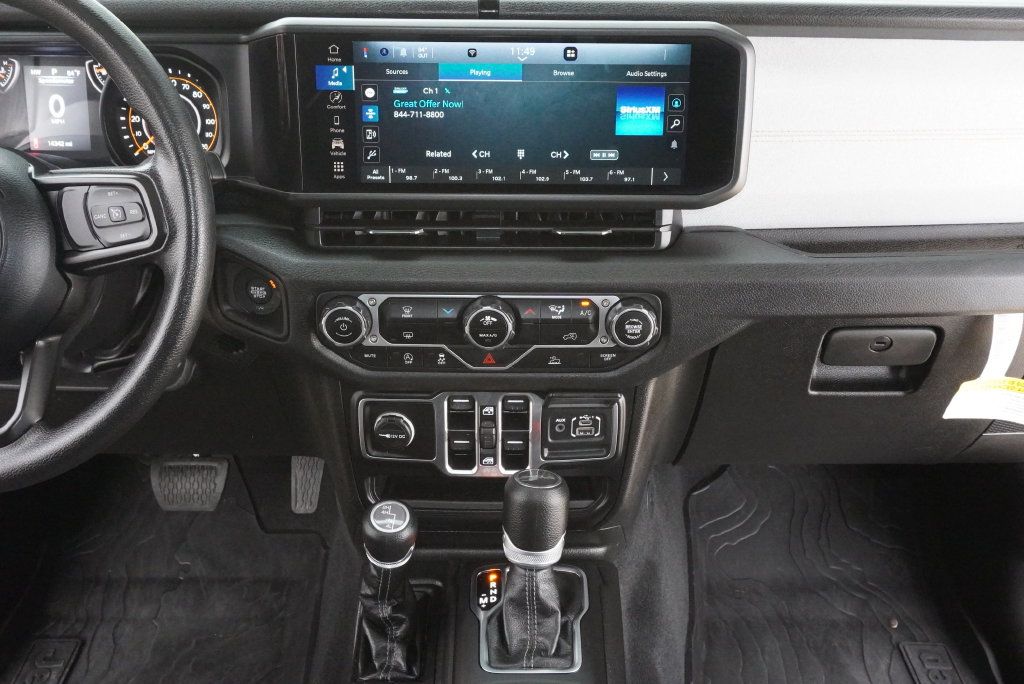 Used 2025 Jeep Gladiator Sport AWD/4WD image 18