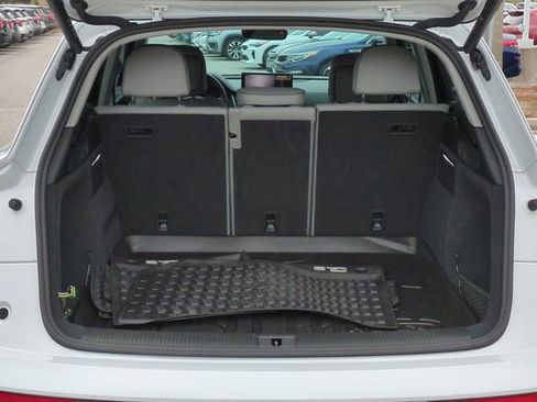 Used 2024 Audi Q5 2.0T Premium w/ Convenience Package image 13