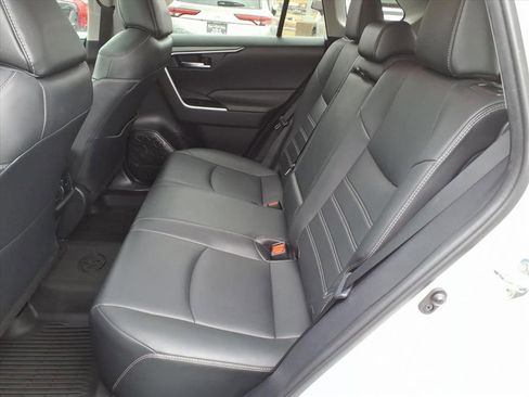 Used 2020 Toyota RAV4 XLE Premium image 10