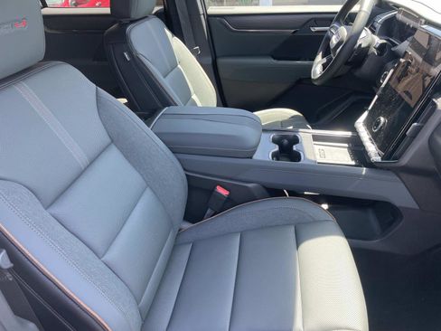 New 2026 GMC Acadia AT4 w/ Luxury Package AWD/4WD image 27