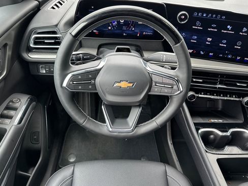 New 2025 Chevrolet Traverse LT w/ Enhanced Driving Package image 15