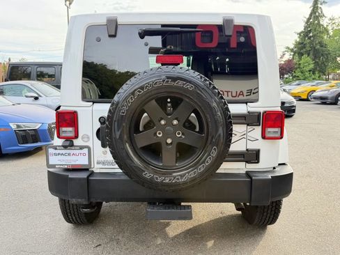 Used 2015 Jeep Wrangler Sahara AWD/4WD image 7
