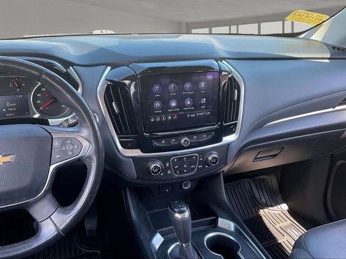 Used 2020 Chevrolet Traverse LT w/ Driver Confidence II Package FWD image 9