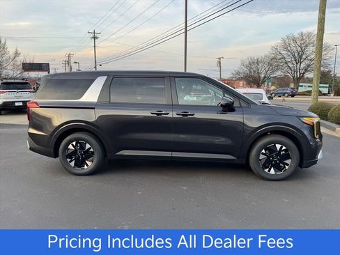 New 2026 Kia Carnival LXS FWD image 2