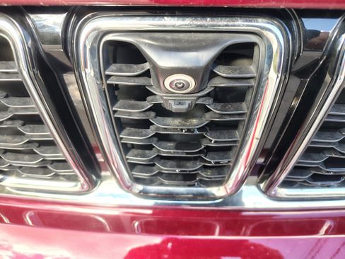 Certified 2025 Jeep Grand Cherokee L Limited w/ Luxury Tech Group II image 4