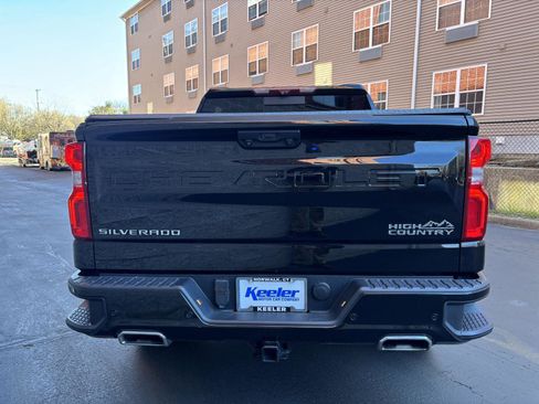 Used 2022 Chevrolet Silverado 1500 High Country w/ High Country Premium Package image 4