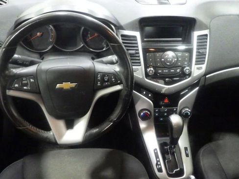 Used 2014 Chevrolet Cruze LT image 9