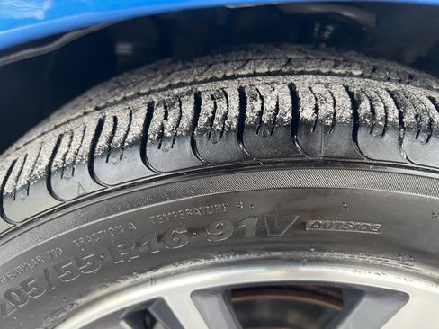 Certified 2023 Nissan Versa SV image 42