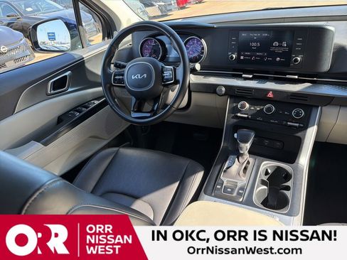 Used 2024 Kia Carnival LX image 20