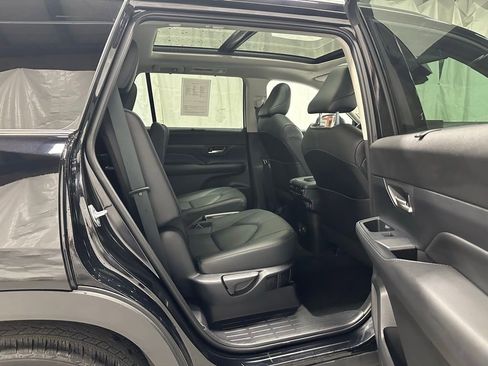 Used 2025 Toyota Grand Highlander AWD image 57