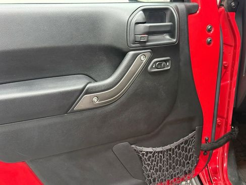Used 2016 Jeep Wrangler Sport image 25