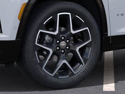 New 2026 Chevrolet Traverse High Country w/ LPO, Floor Liner Package AWD/4WD image 9
