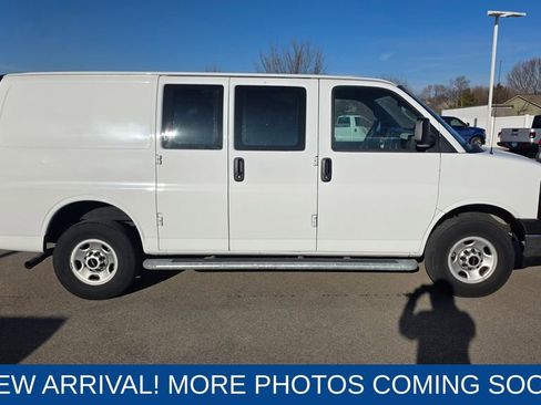 Used 2024 GMC Savana 2500 w/ Driver Convenience Package image 6