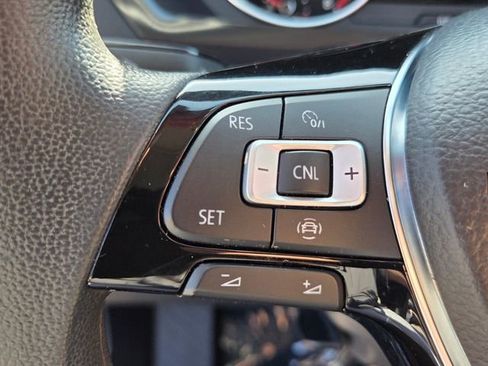 Used 2020 Volkswagen Tiguan S image 27