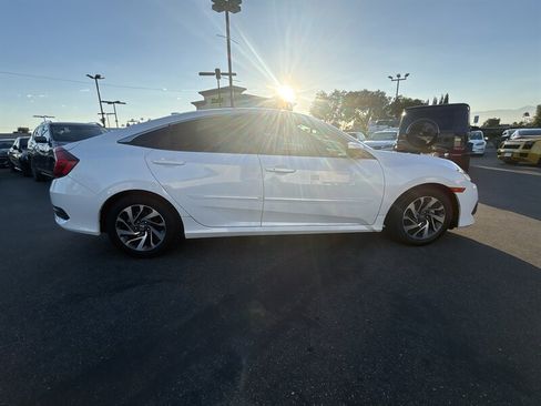 Used 2018 Honda Civic EX image 7