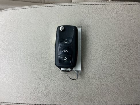 Used 2014 Volkswagen Passat 1.8T SE FWD image 41