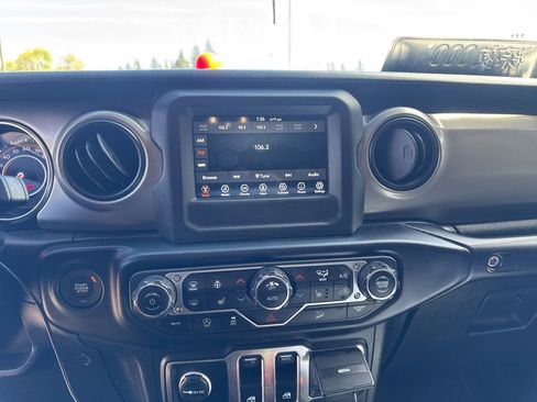 Used 2019 Jeep Wrangler Sport S image 12