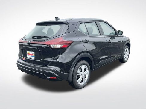 New 2025 Nissan Kicks Play S image 5