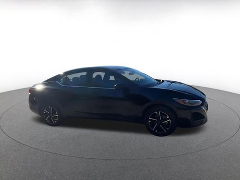 Used 2025 Nissan Sentra SV image 2