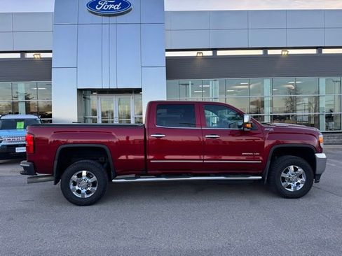 Used 2018 GMC Sierra 2500 SLT w/ Duramax Plus Package AWD/4WD image 34